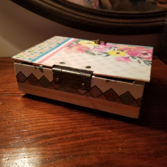 Keepsake/Jewelry Box - Picture 10 of 11
